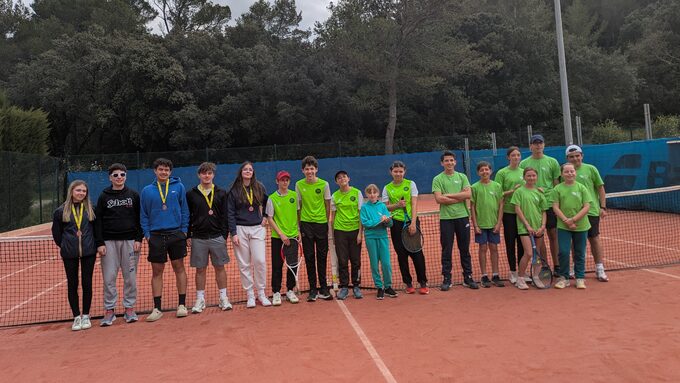 L équipe de l AS athlétisme vice championne d académie UNSS.